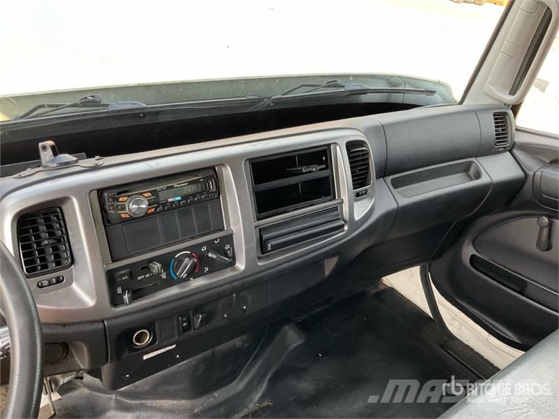 Hino 268 Camion Fourgon