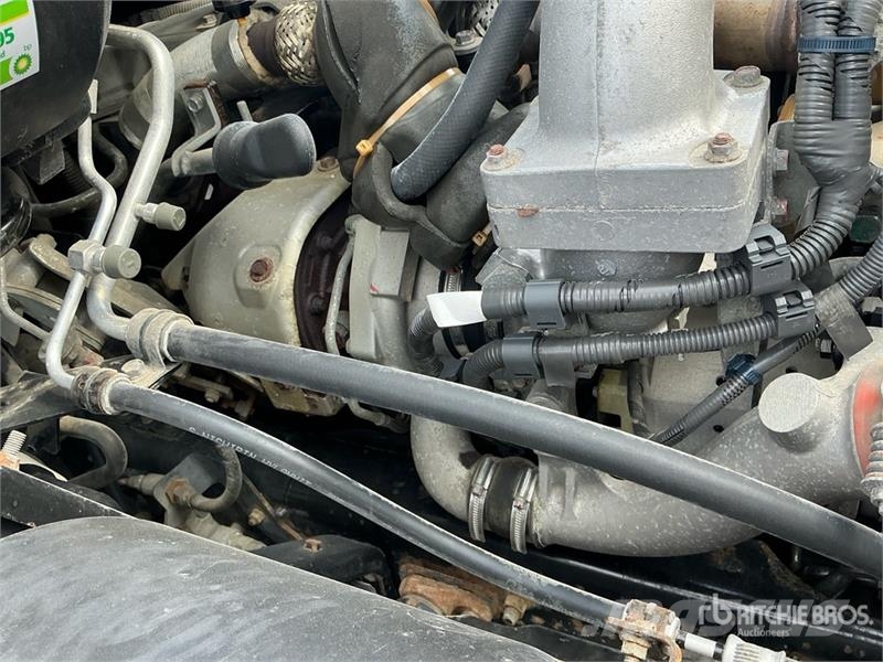 Hino 268 Camiones caja cerrada