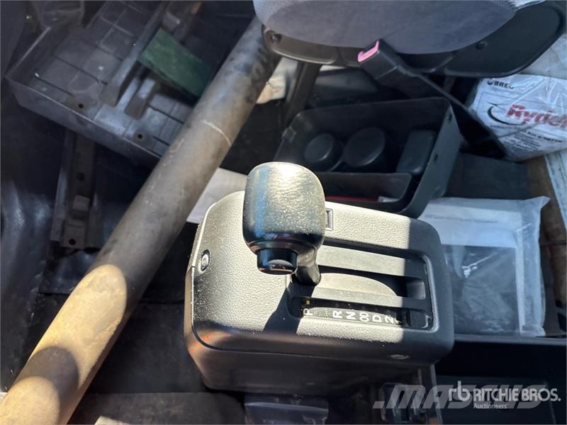 Hino 268 貨箱式卡車