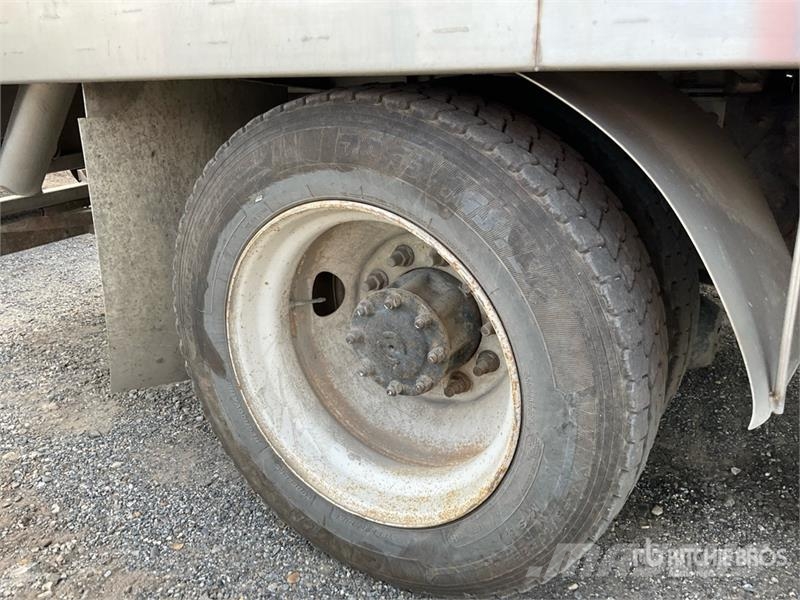 Hino 268 Slamsugere