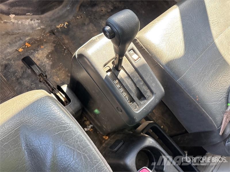 Hino 268 Umpikorikuorma-autot