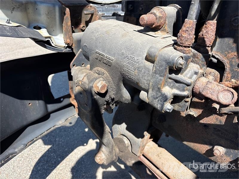 Hino 268 شاحنات ذات هيكل صندوقي