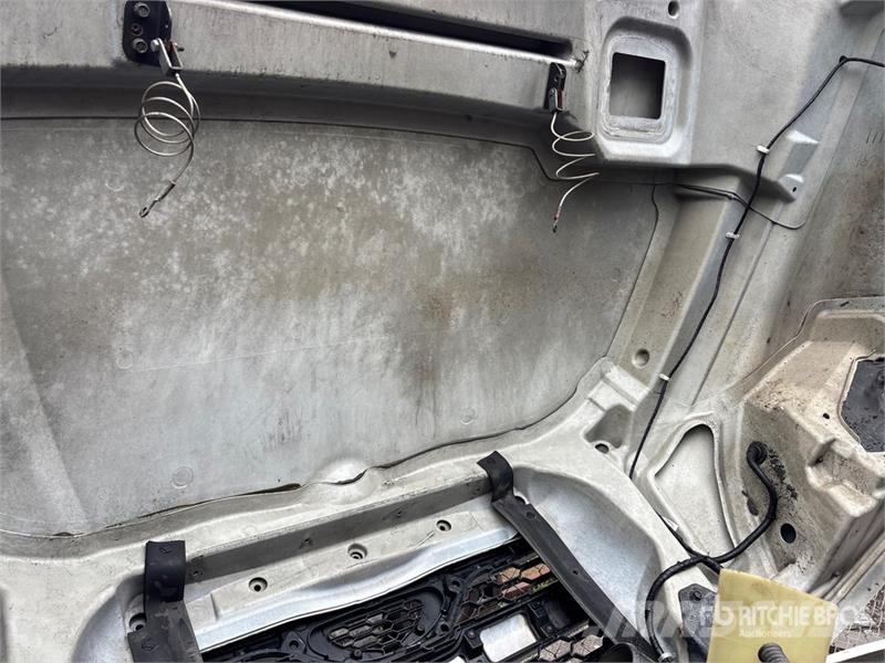 Hino 268 Camiones caja cerrada