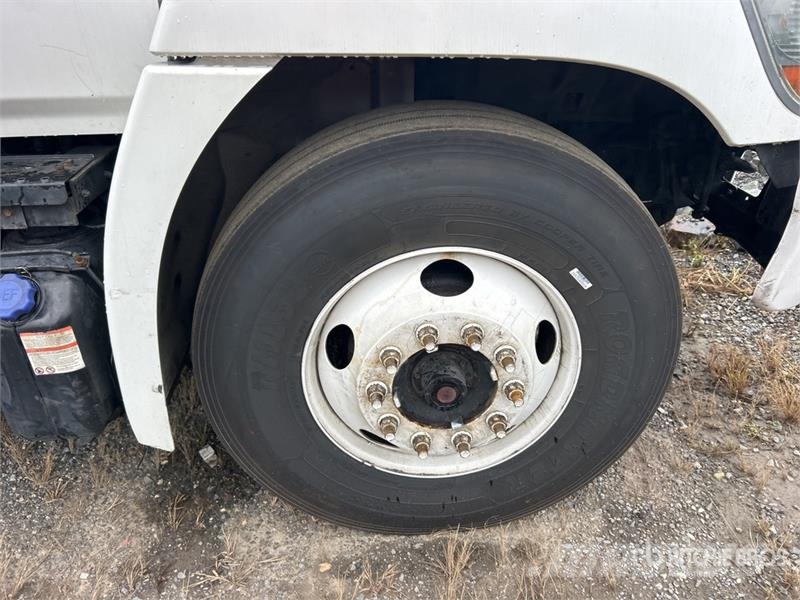 Hino 268 Camion Fourgon