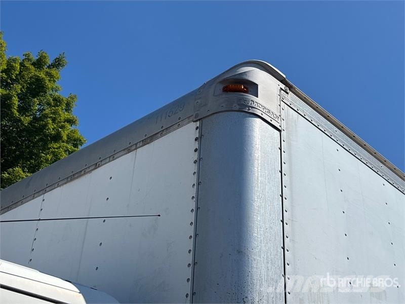 Hino 268 شاحنات ذات هيكل صندوقي