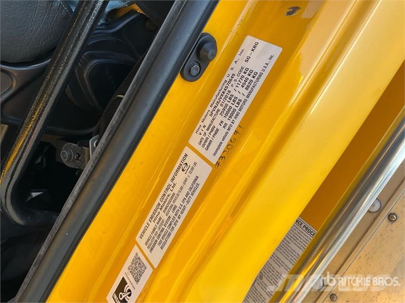 Hino 268 شاحنات ذات هيكل صندوقي