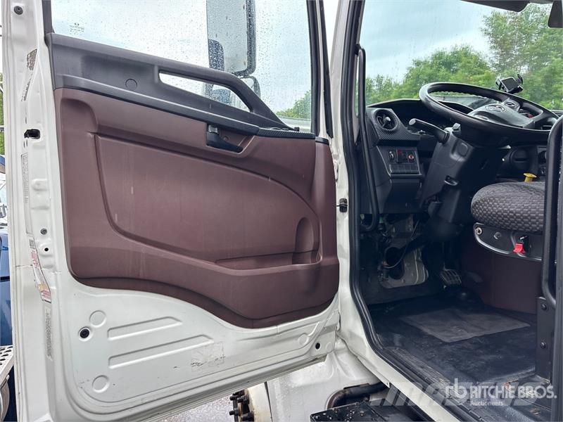 Hino 268 Kofferaufbau