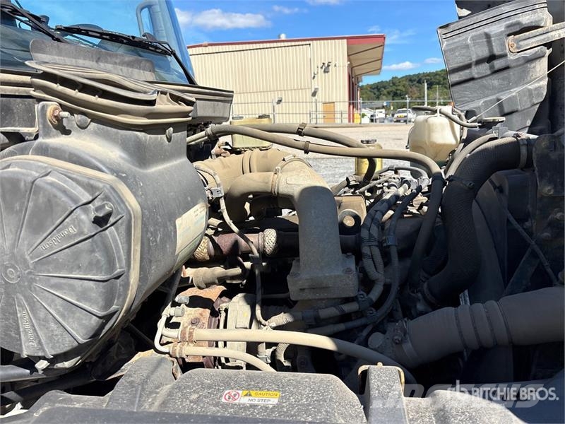 Hino 268 Umpikorikuorma-autot