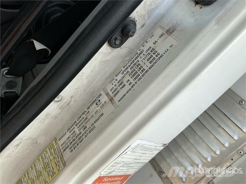 Hino 268 Camiones con caja de remolque