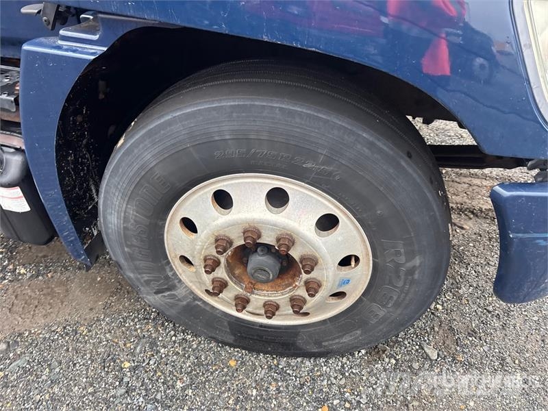 Hino 268 貨箱式卡車