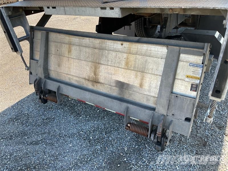 Hino 268 شاحنات ذات هيكل صندوقي