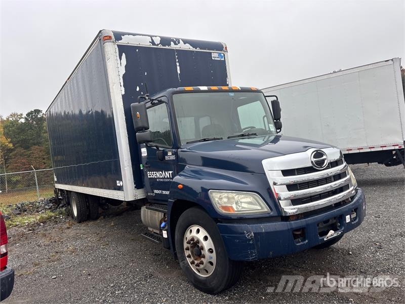 Hino 268 貨箱式卡車