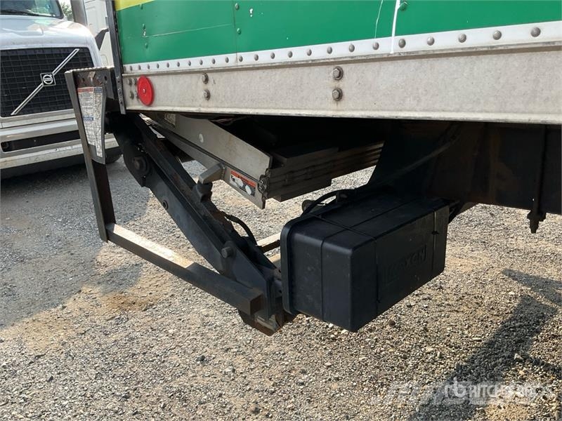 Hino 268 Camiones con caja de remolque