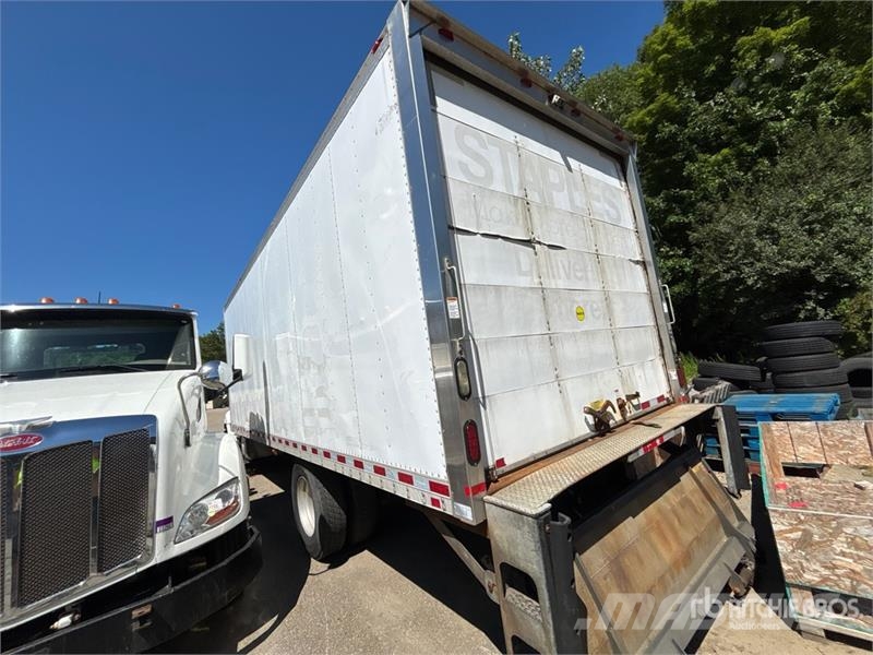 Hino 268 شاحنات ذات هيكل صندوقي