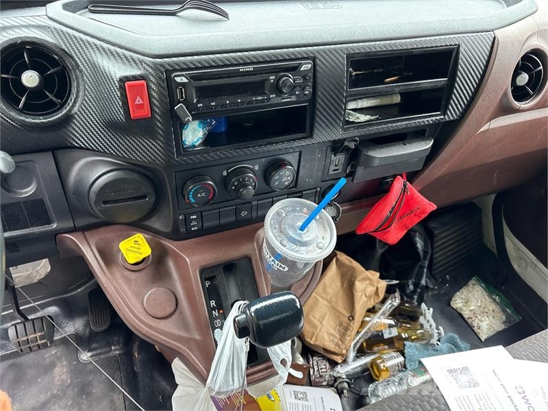 Hino 268 Camiones caja cerrada