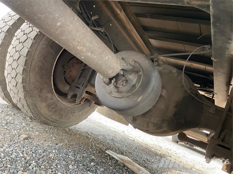 Hino 268 Camiones con caja de remolque