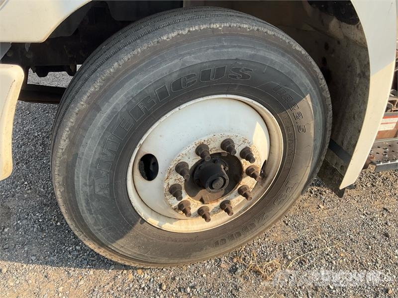 Hino 268 Camiones con caja de remolque