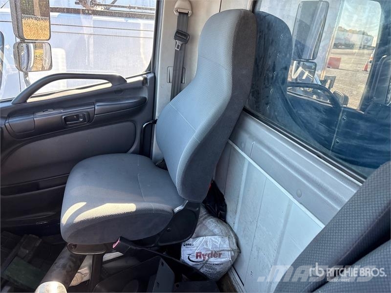 Hino 268 貨箱式卡車