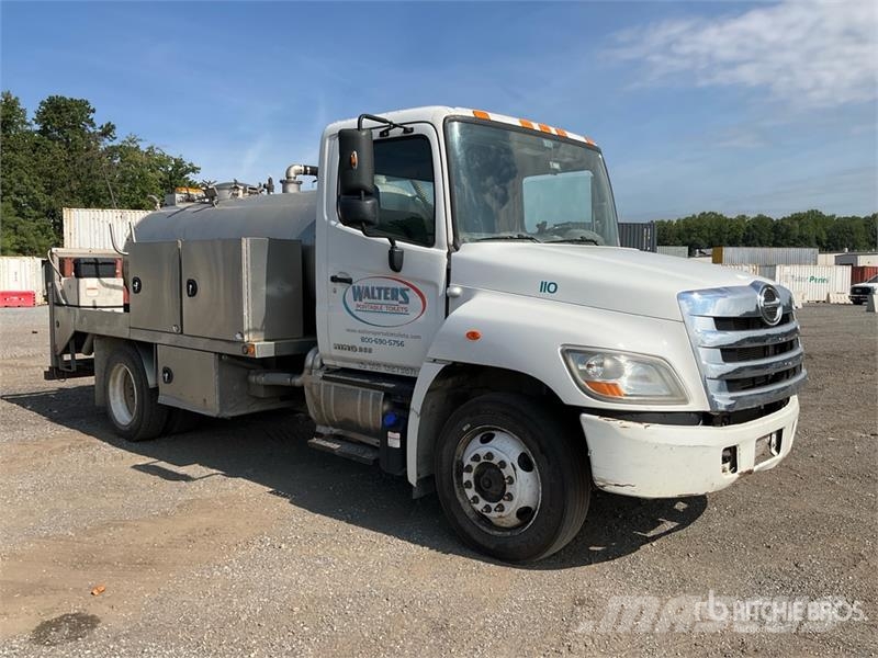 Hino 268 Slamsugere