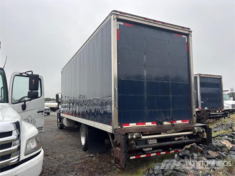 Hino 268 貨箱式卡車