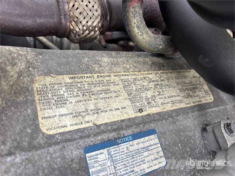 Hino 268 貨箱式卡車