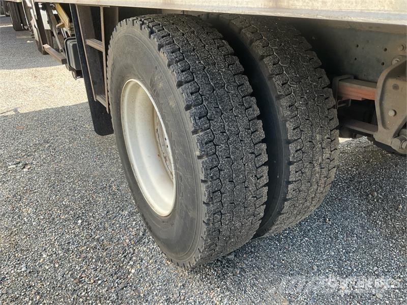Hino 268 탑차 트럭