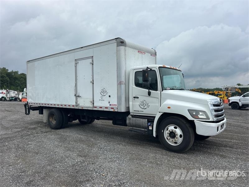 Hino 268 Camion Fourgon