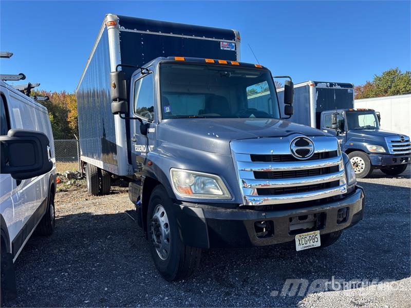Hino 268 貨箱式卡車