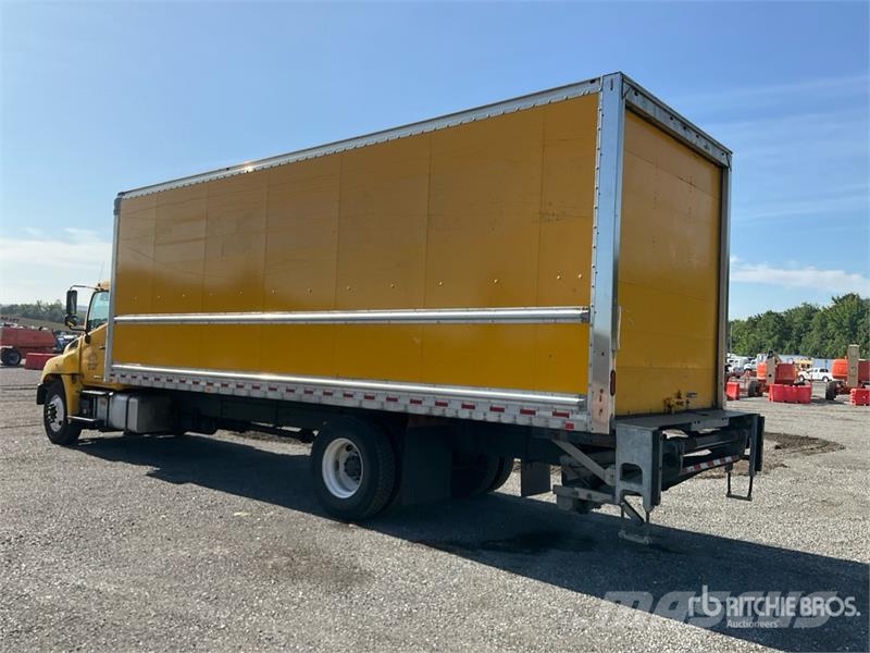 Hino 268 شاحنات ذات هيكل صندوقي