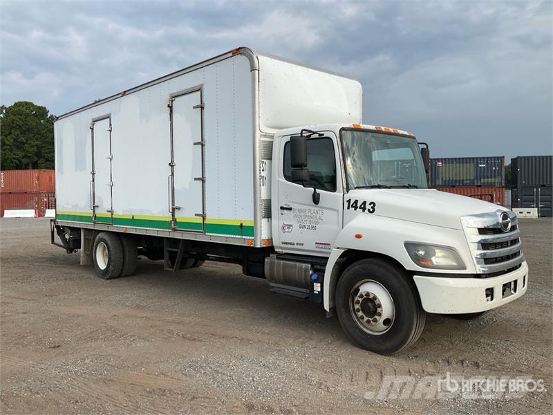 Hino 268 Camiones con caja de remolque