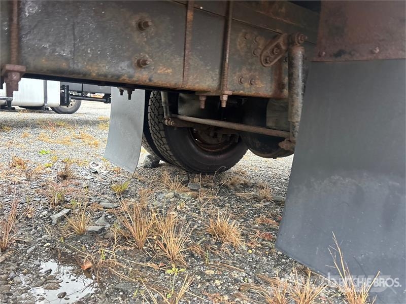 Hino 268 貨箱式卡車