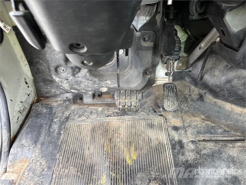 Hino 268 Cabines e interior