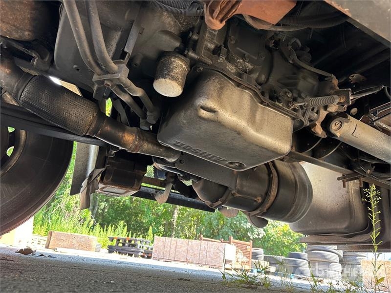 Hino 268 شاحنات ذات هيكل صندوقي