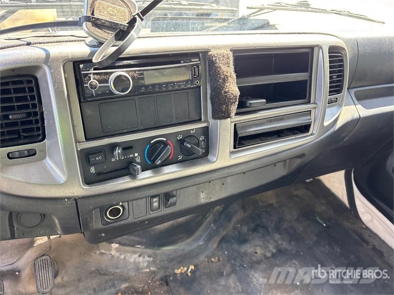 Hino 268 Umpikorikuorma-autot