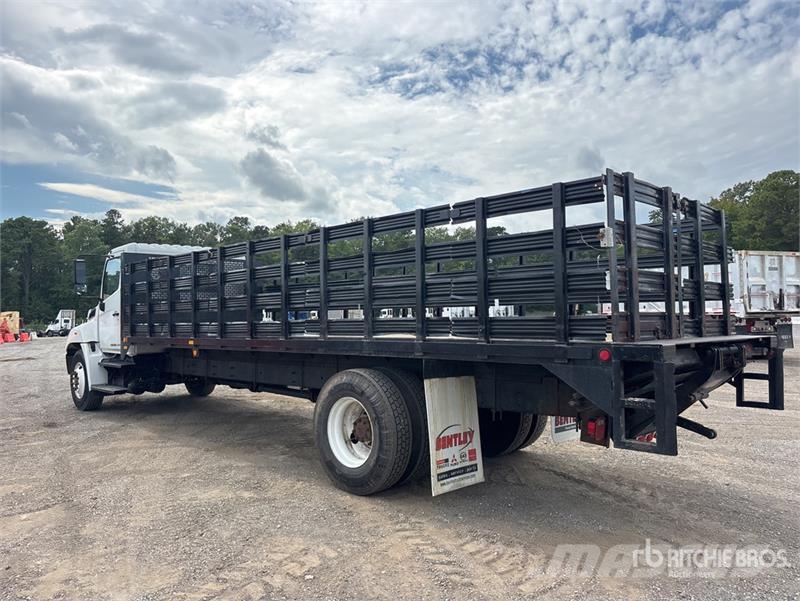 Hino 268 4x2 Flatbed Truck Lastbil med lad/Flatbed