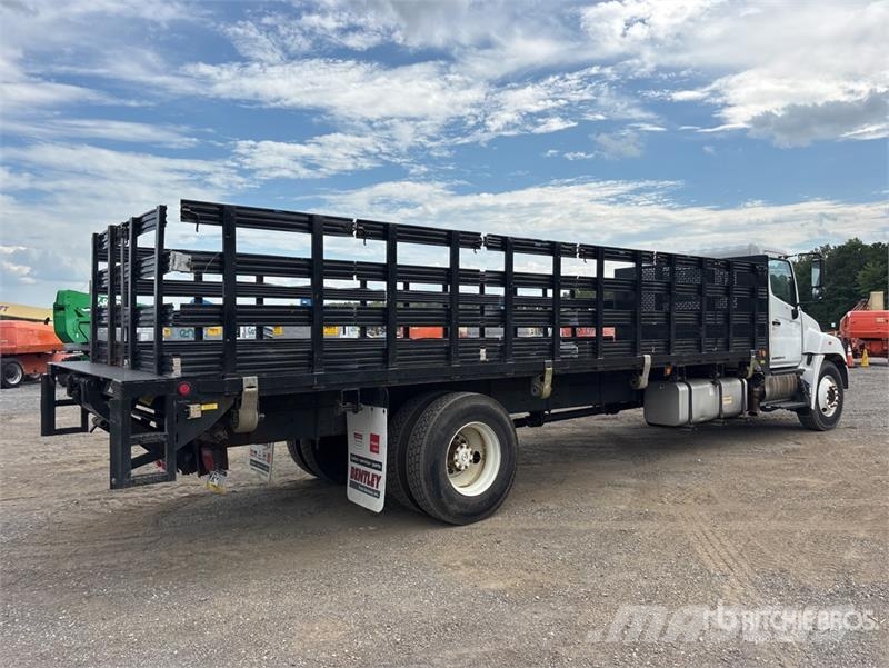 Hino 268 4x2 Flatbed Truck Lastbil med lad/Flatbed