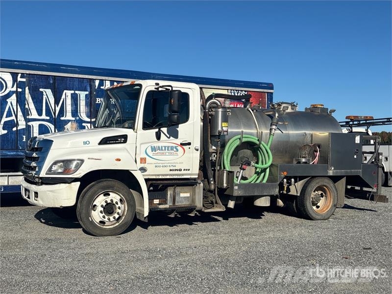 Hino 268 Portable Restroom Service Truck Ostali kamioni