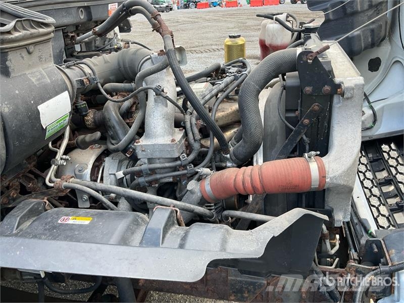 Hino 268A 4x2 Van Truck Kofferaufbau