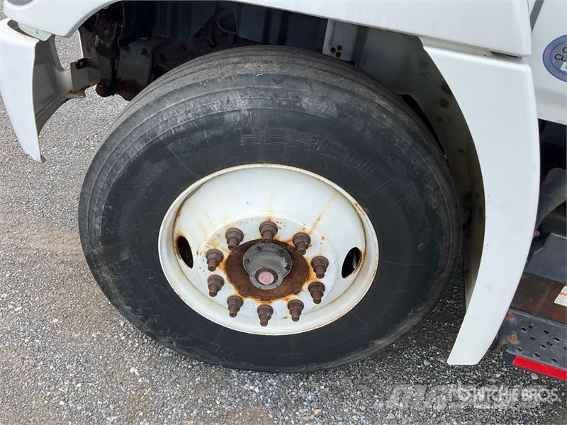 Hino 268A 4x2 Van Truck Kofferaufbau