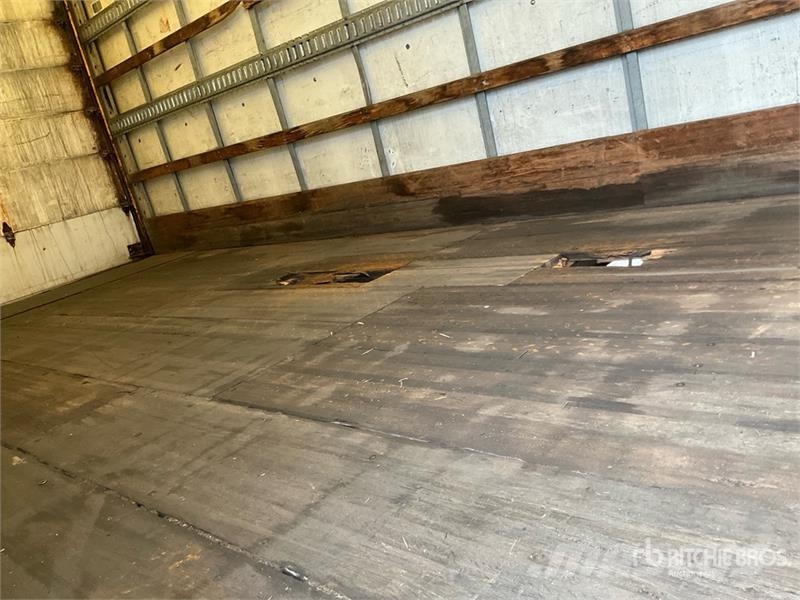 Hino 338 Bakwagens met gesloten opbouw