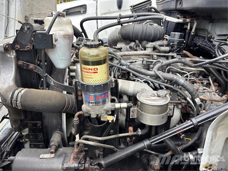 Hino 338 Kravas automašīnas - refrižeratori