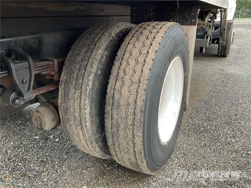 Hino 338 Bakwagens met gesloten opbouw