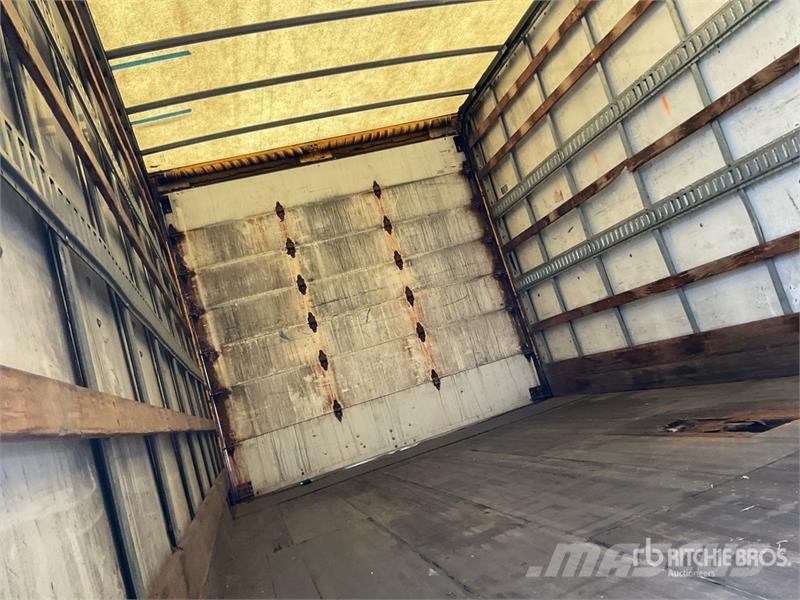 Hino 338 Bakwagens met gesloten opbouw