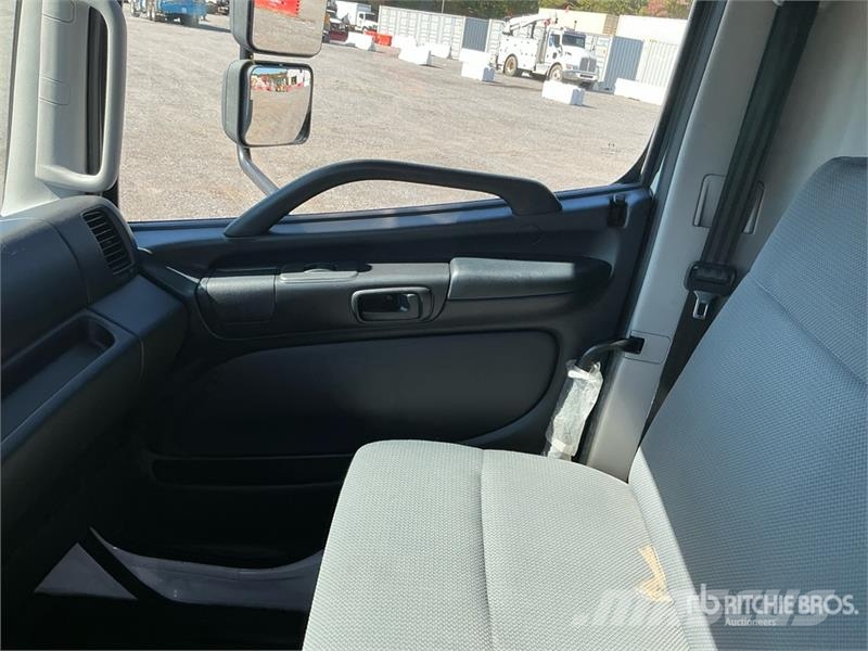 Hino 338 Camiões caixa temperatura controlada