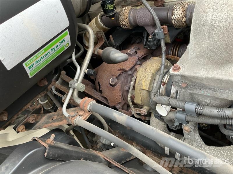 Hino 338 Bakwagens met gesloten opbouw