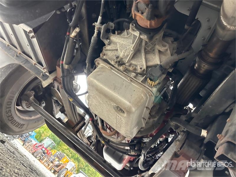 Hino L6 4x2 Van Truck Tovornjaki zabojniki