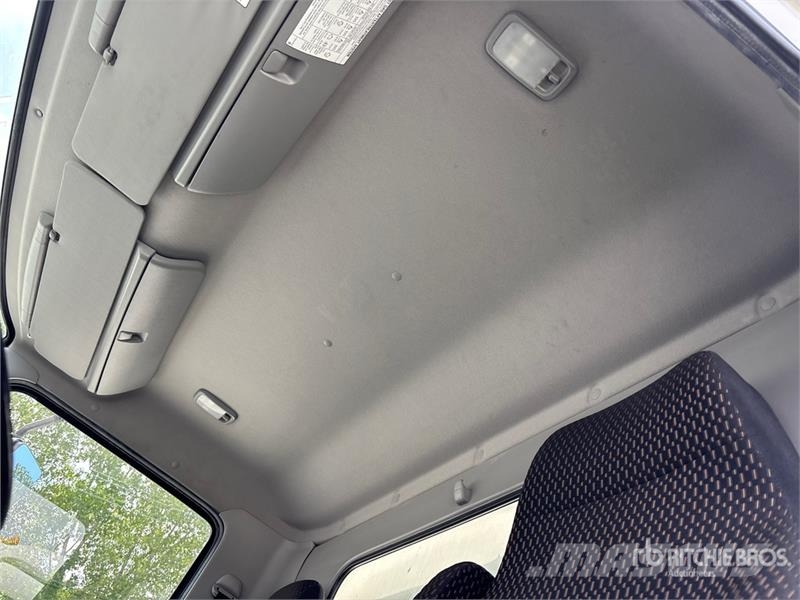 Hino L6 4x2 Van Truck 탑차 트럭