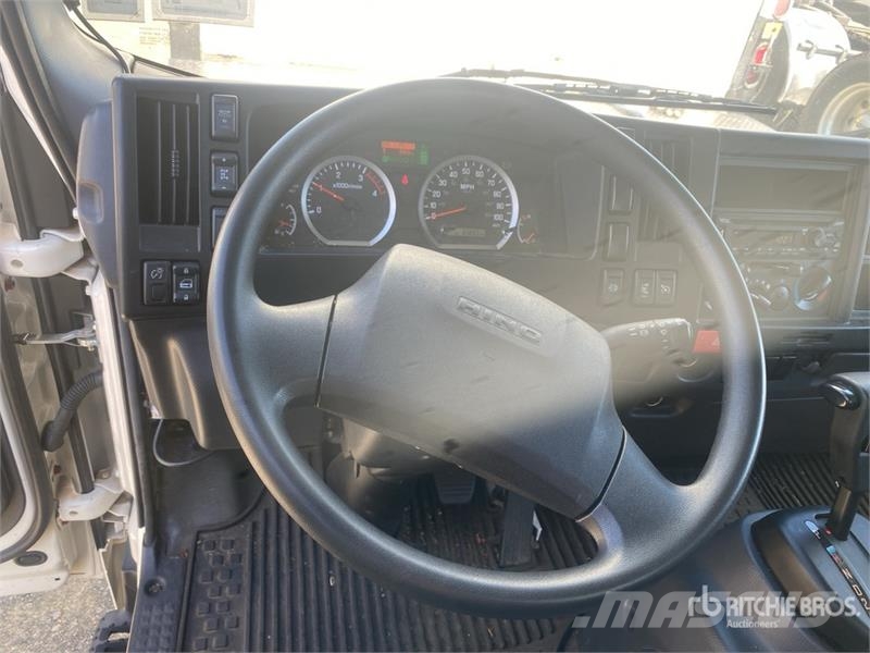 Hino S4 4x2 Van Truck Box trucks