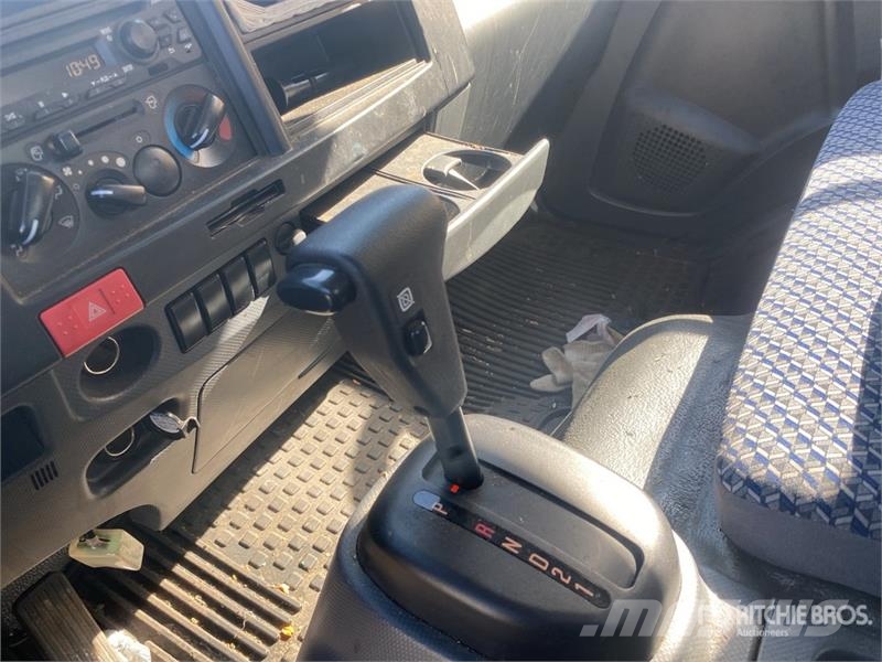 Hino S4 4x2 Van Truck Box trucks