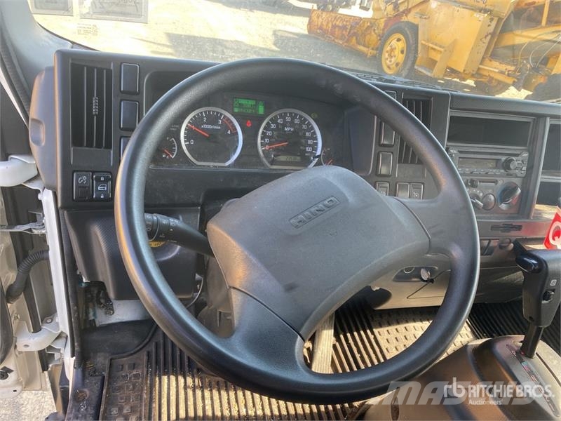 Hino S4 4x2 Van Truck Box trucks